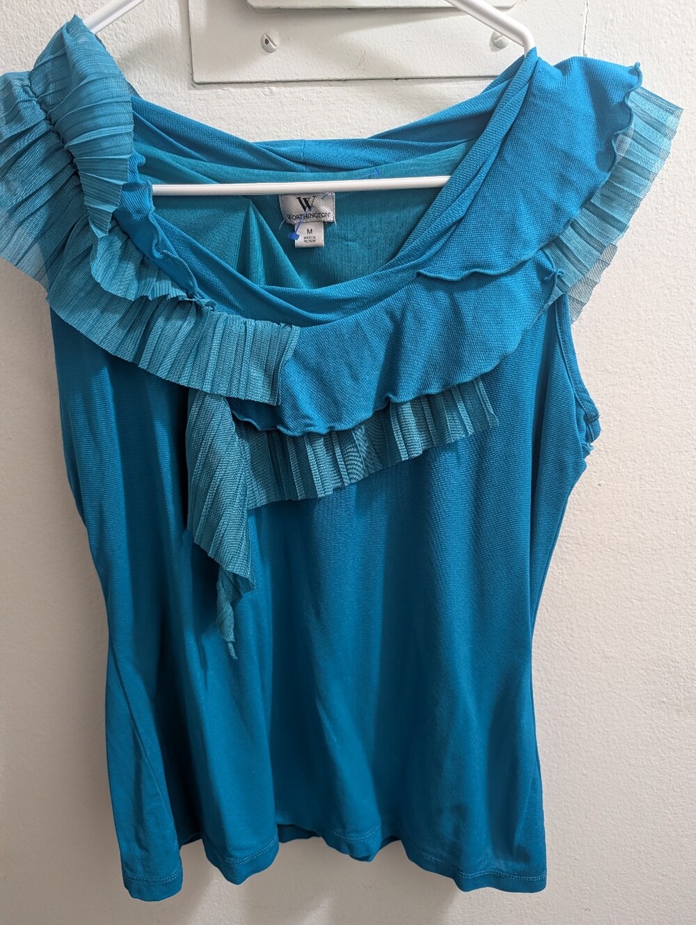 W by Worth Turquoise Ruffle Sleeveless Camisole Size Medium